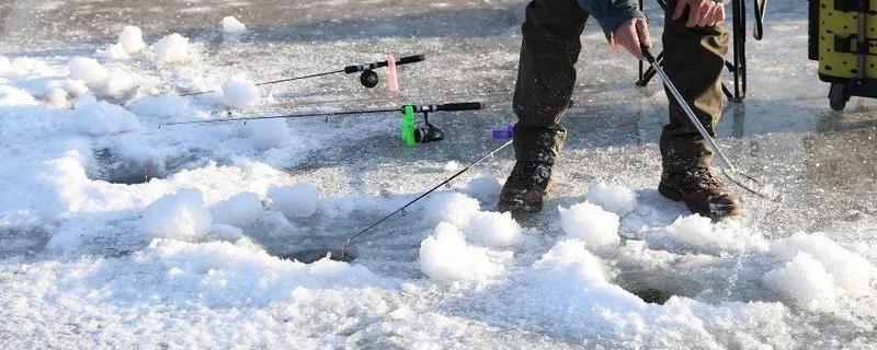 冰钓实用技巧大全，附冰钓装备和钓位选择