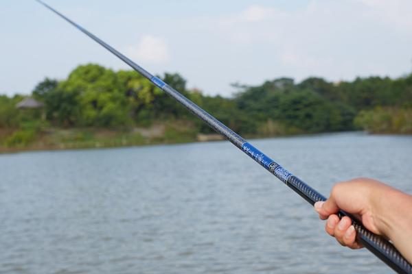 6.3和7.2米的鱼竿哪个实用些，前者比较轻且短