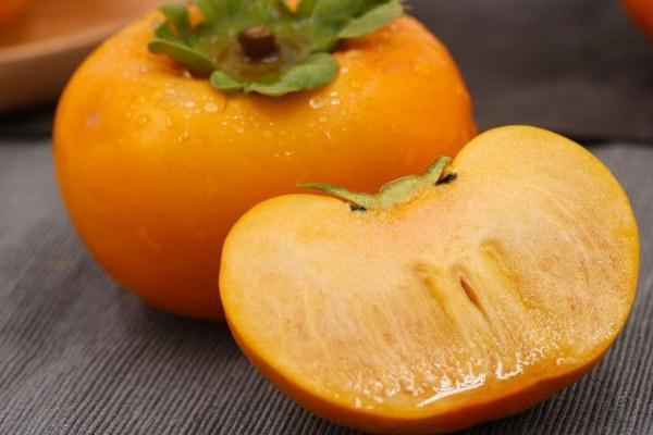 脆柿子怎么才算熟，从外观方面来判断